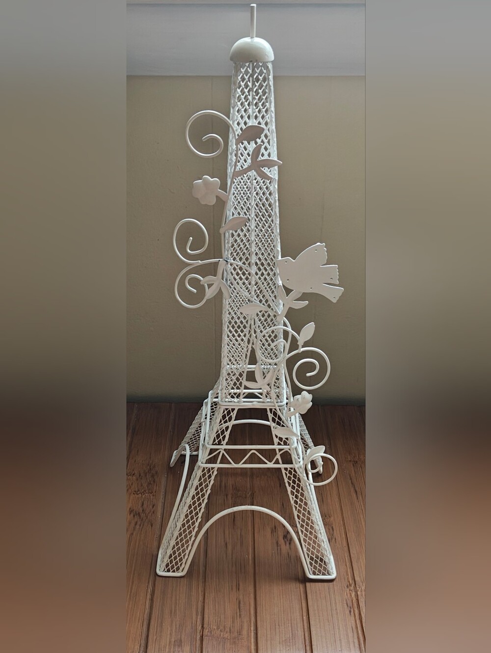 Decorative White Metal Eiffel Tower Earring Holder with Floral Accents - Picture 2 of 3